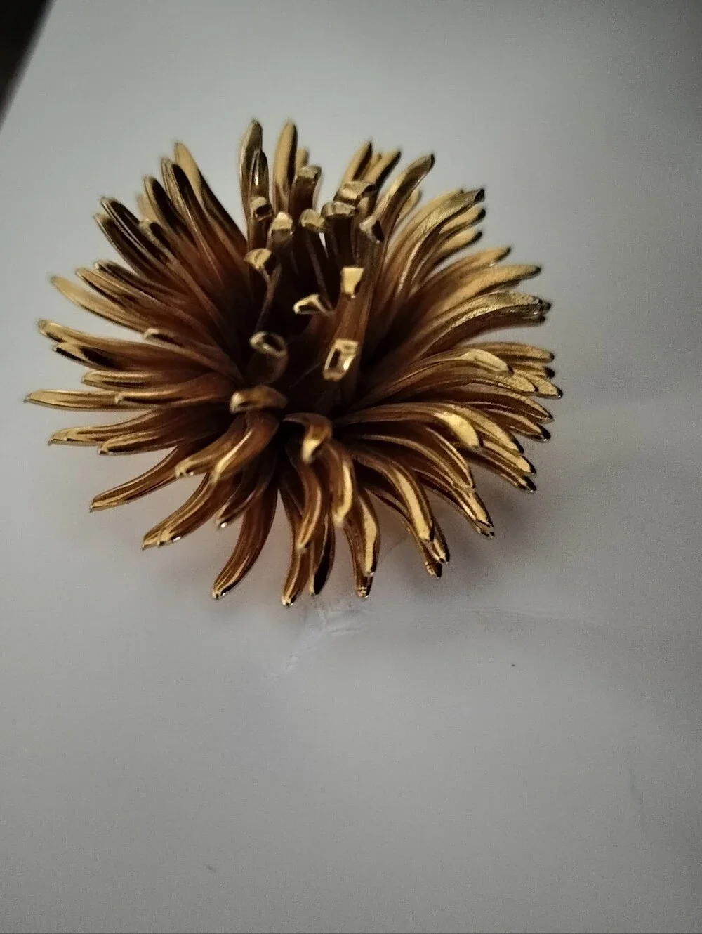 Vintage MCM Gold Tone Starburst Flower Brooch Unsigned 1960s